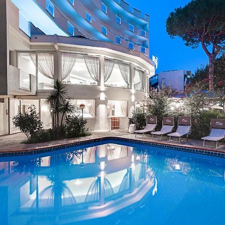 Hotel Schiller チェルヴィア エクステリア 写真