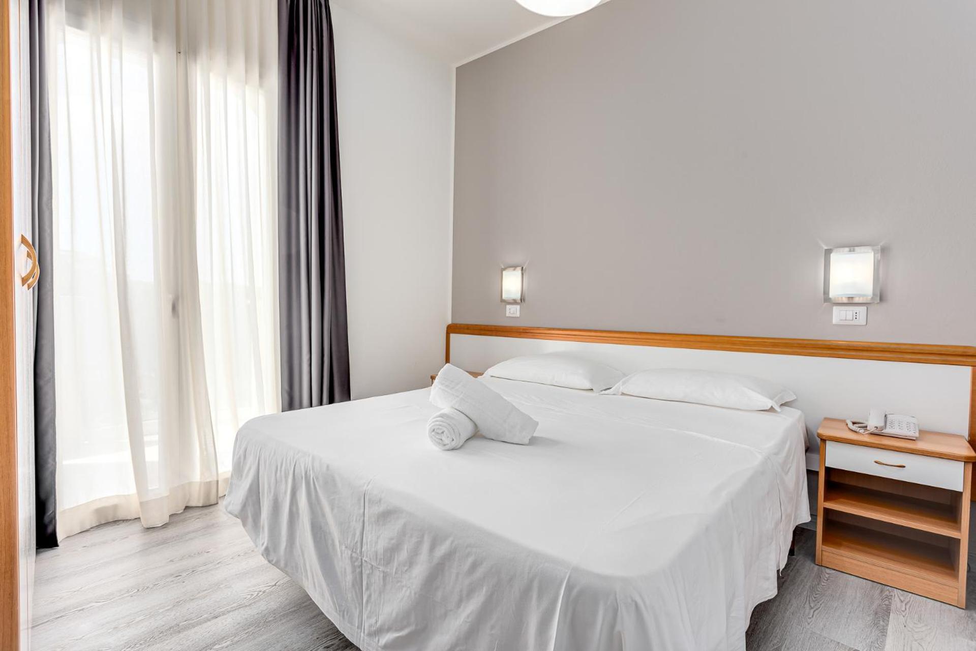 Hotel Schiller チェルヴィア エクステリア 写真