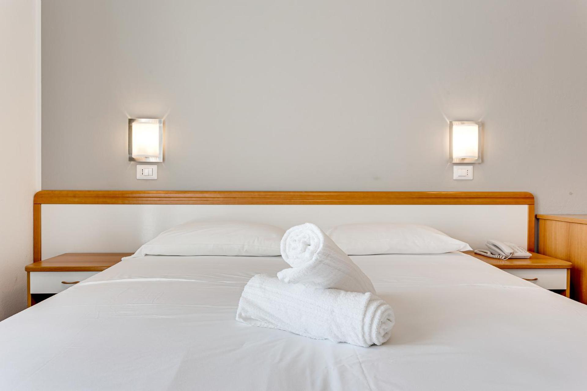 Hotel Schiller チェルヴィア エクステリア 写真