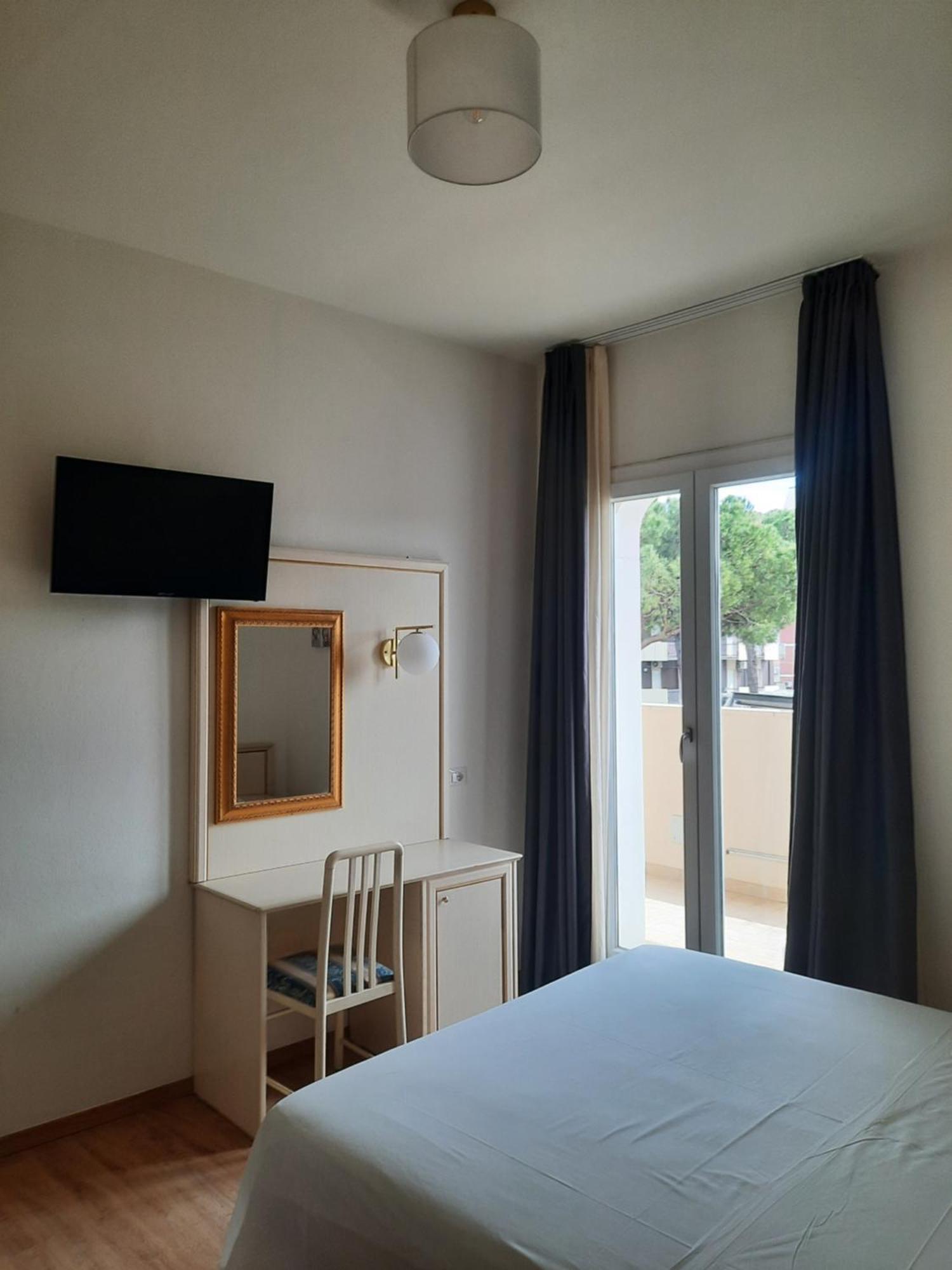 Hotel Schiller チェルヴィア エクステリア 写真