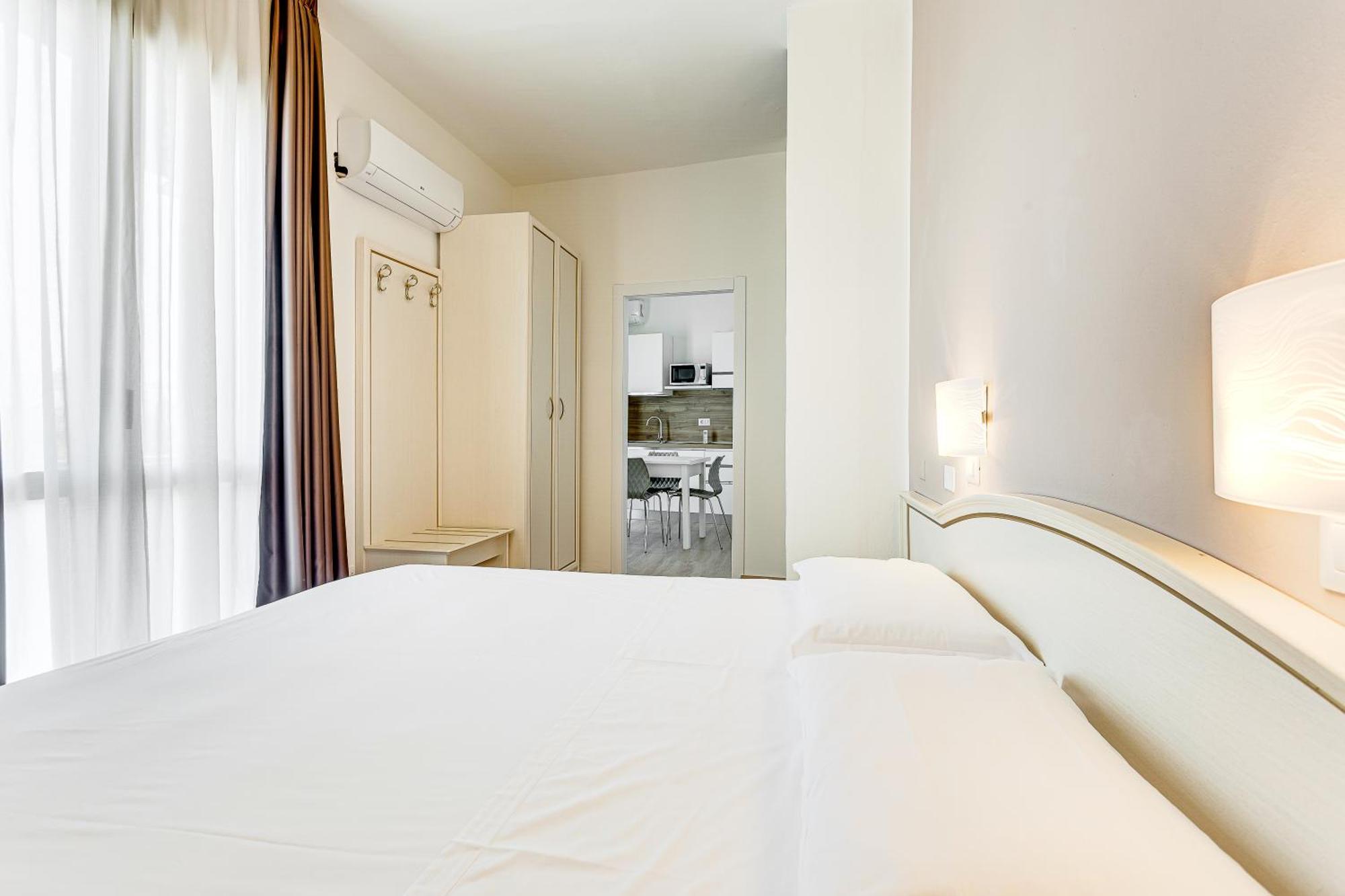 Hotel Schiller チェルヴィア エクステリア 写真